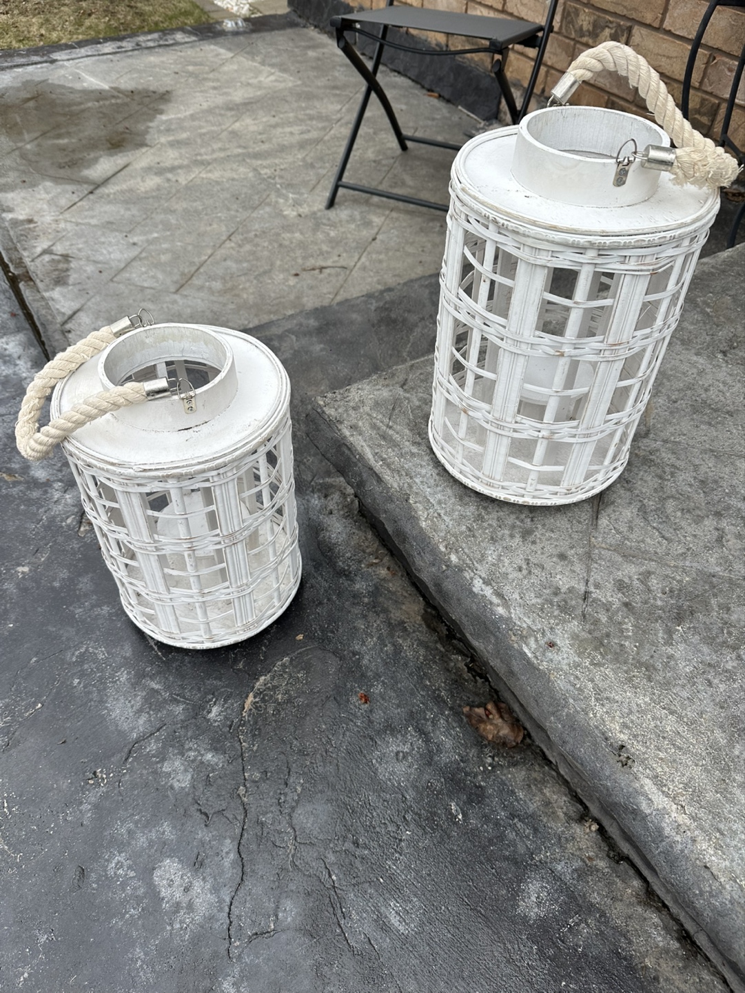 Set of Two White Wicker Lanterns with Rope Handles - photo 3