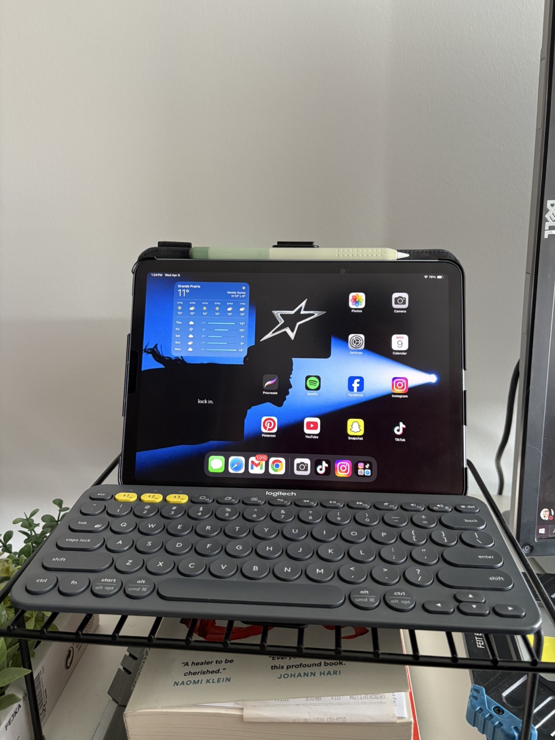 iPad Air (4th generation) with Logitech Keyboard Folio - photo 3