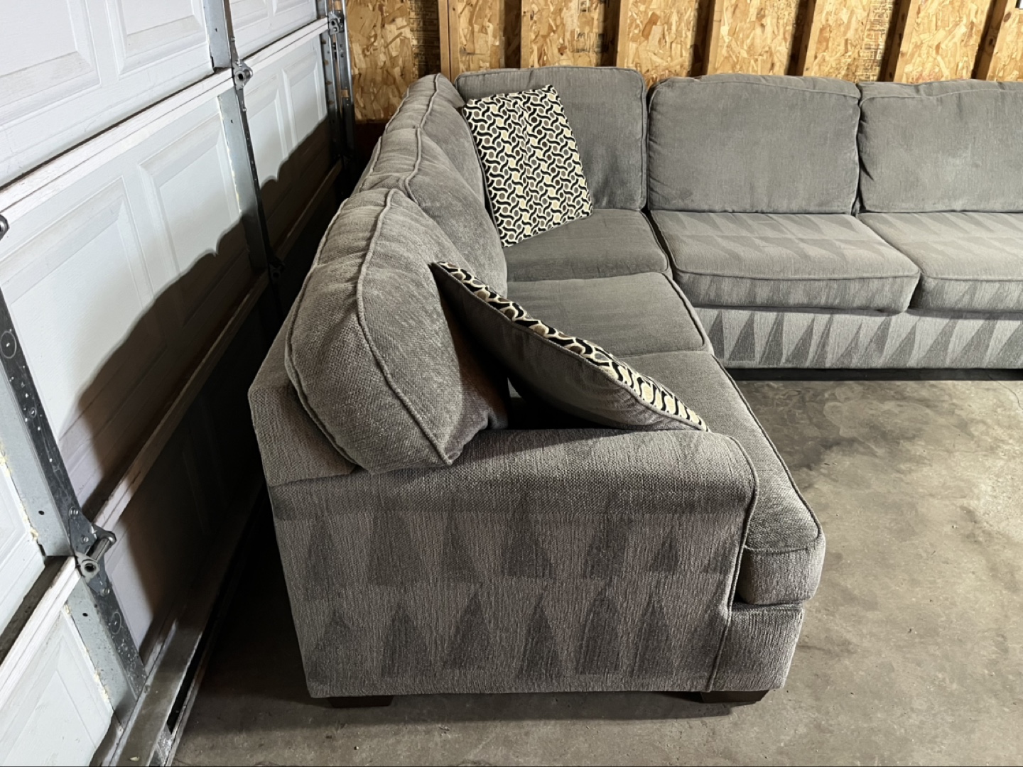 🚚 DELIVERY | Ashley Furniture Sectional Couch - photo 3
