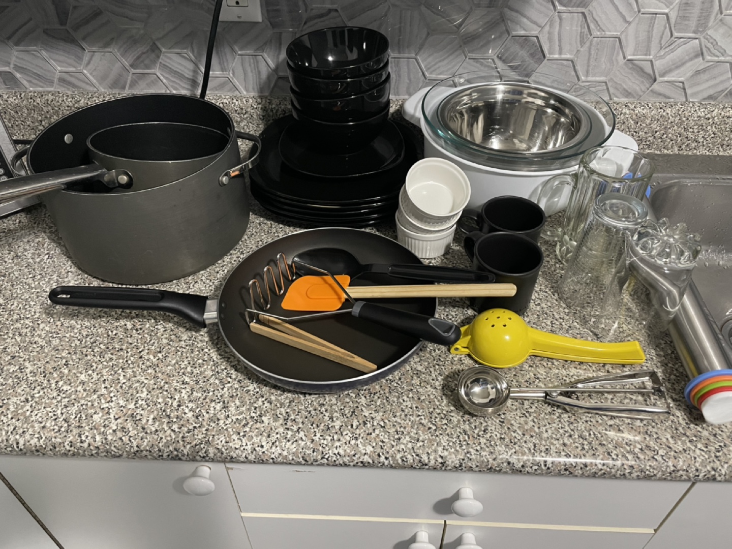 Bundle of Kitchen items