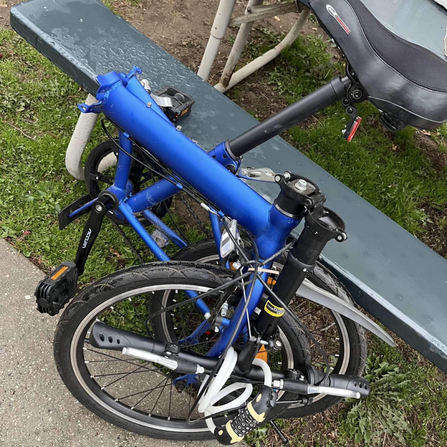 Folding Bike - Blue - Excellent Condition - photo 3
