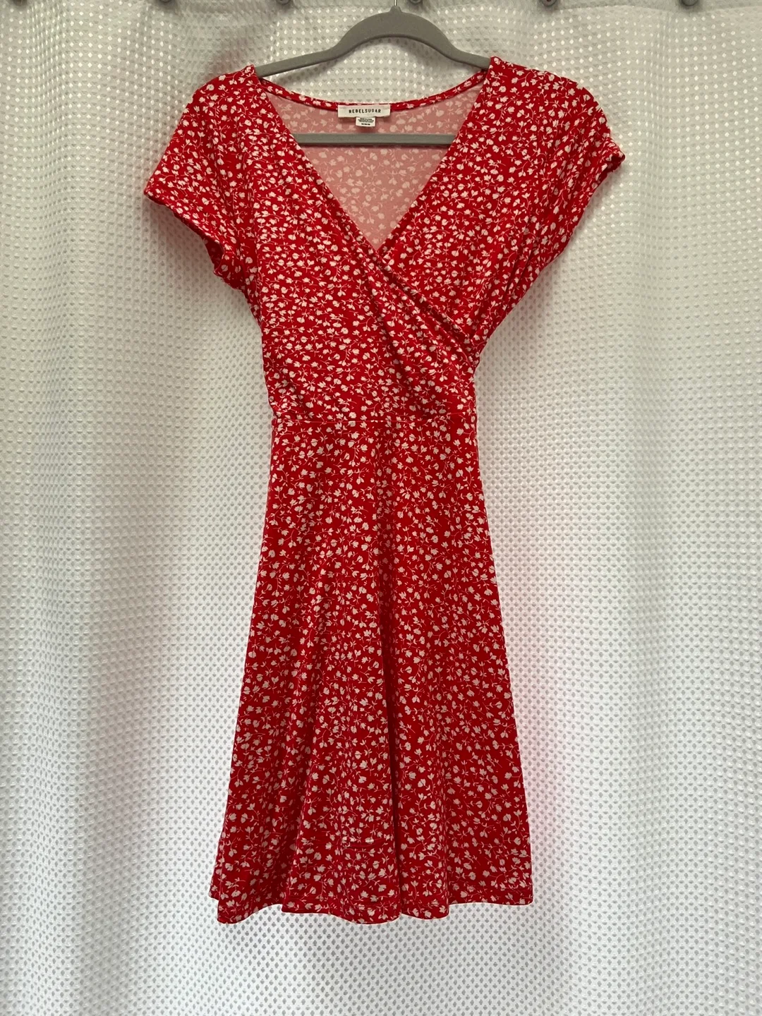 💚 Red and White Floral Wrap Dress image indicator(2)