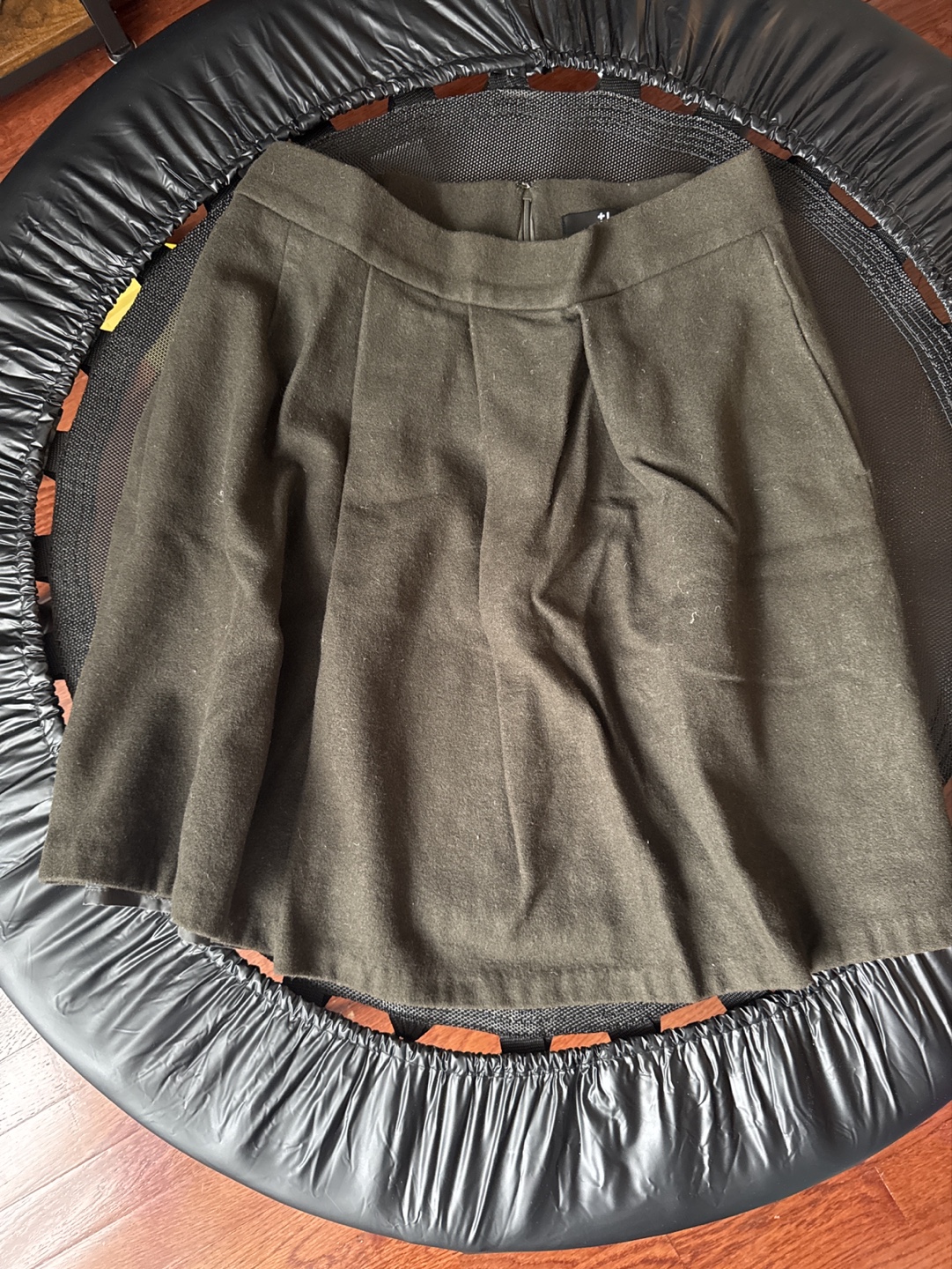 Uniqlo Women's Dark Olive Green Wool Skirt - Size 12