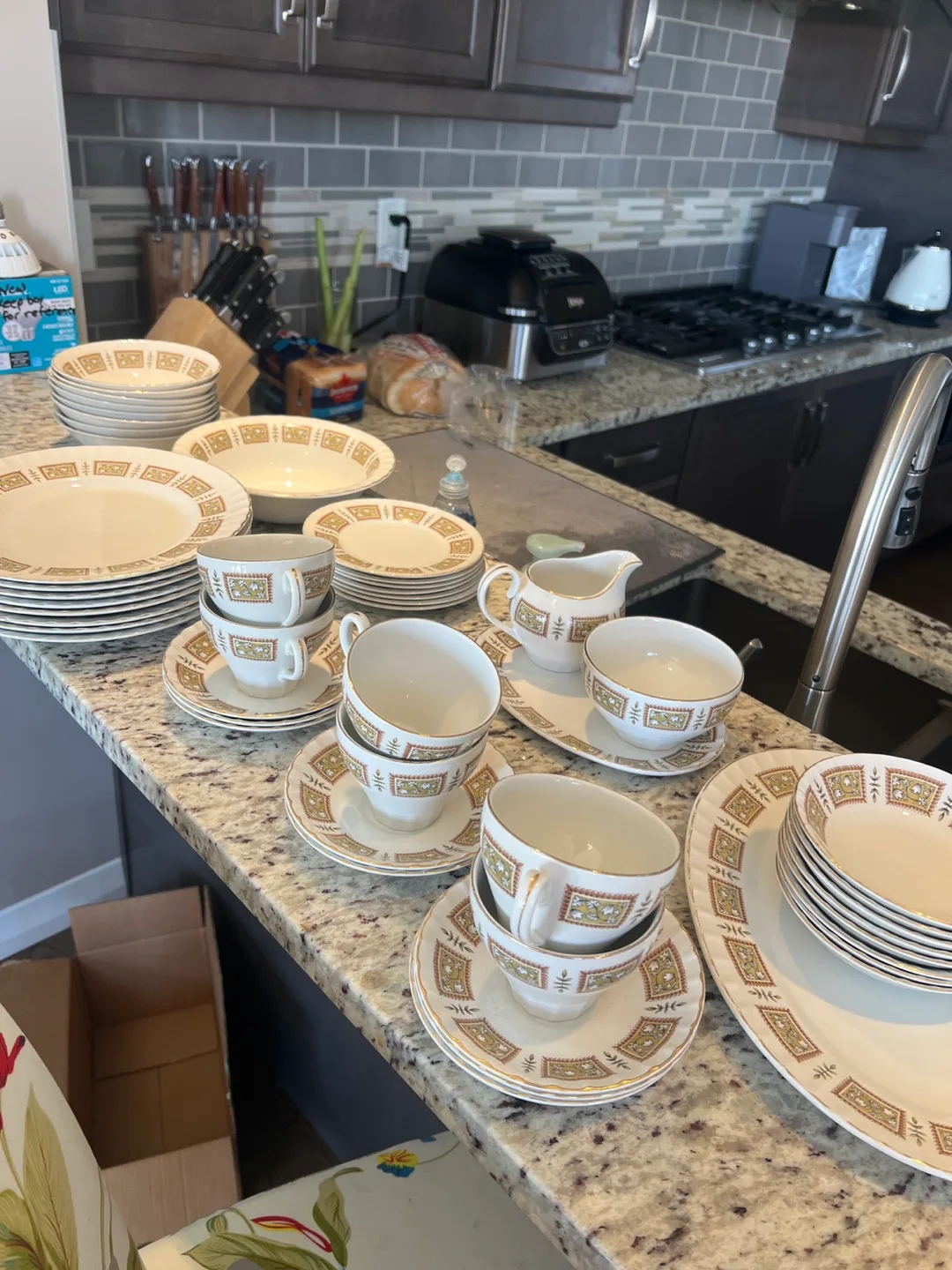 Vintage Ridgway White Mist Dinnerware Set thumbnail