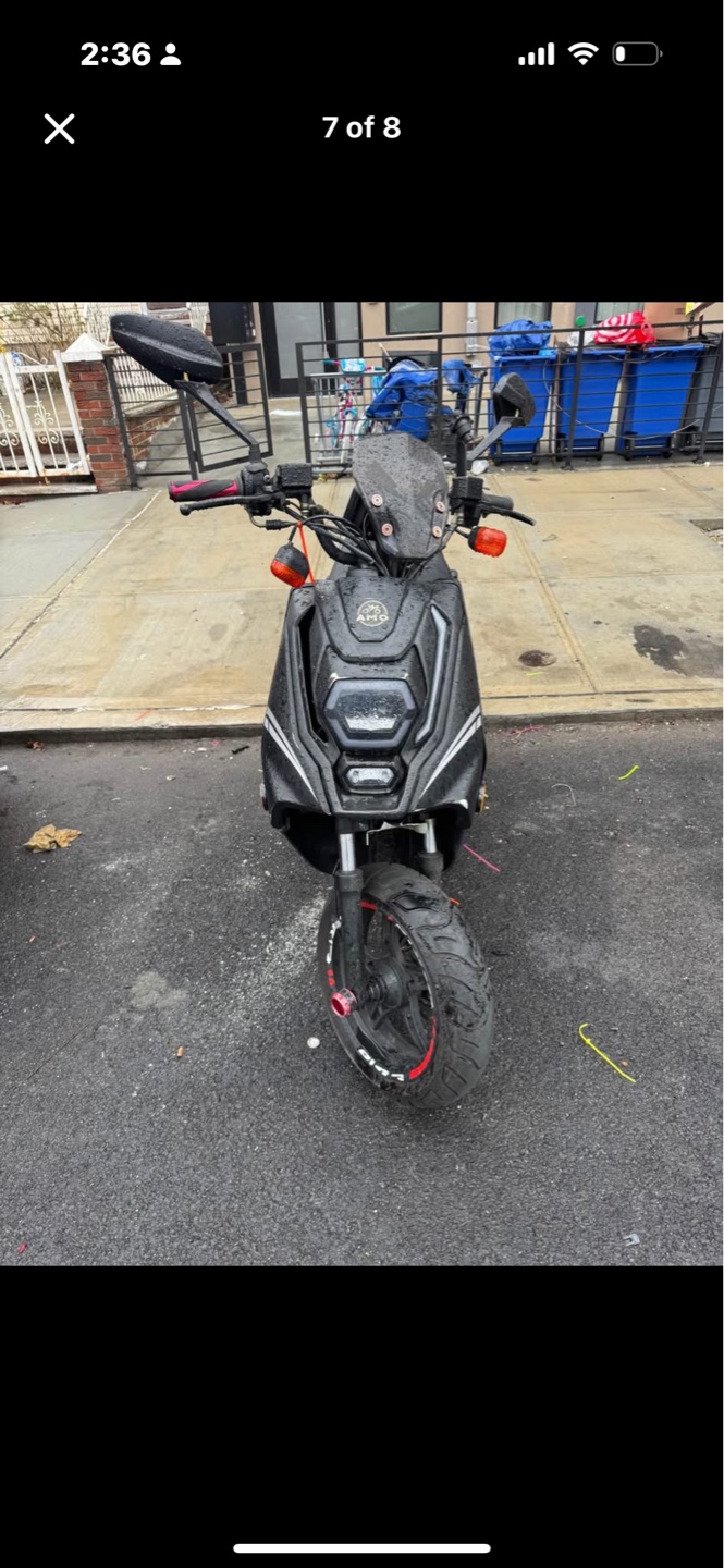 200cc moped. - photo 3