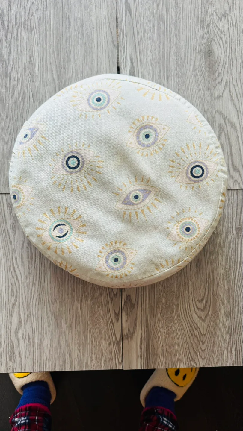 Round Meditation Cushion, Eye Pattern💚 thumbnail