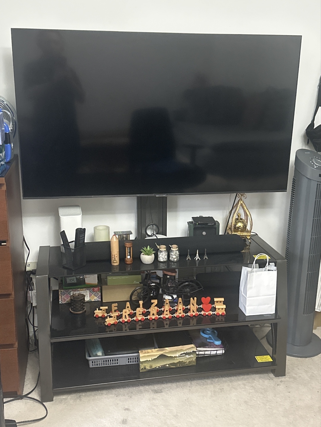 TV Stand with 55 inch Smart Samsung TV