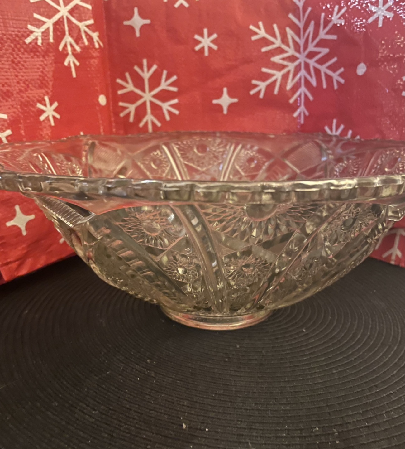 🥕 Vintage Crystal Glass Bowl