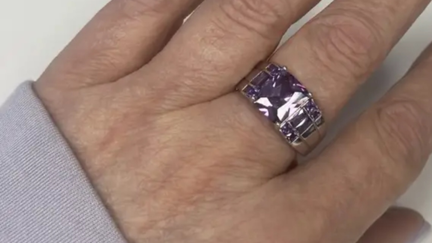 Sterling silver ring with square cut purple gems - photo 2