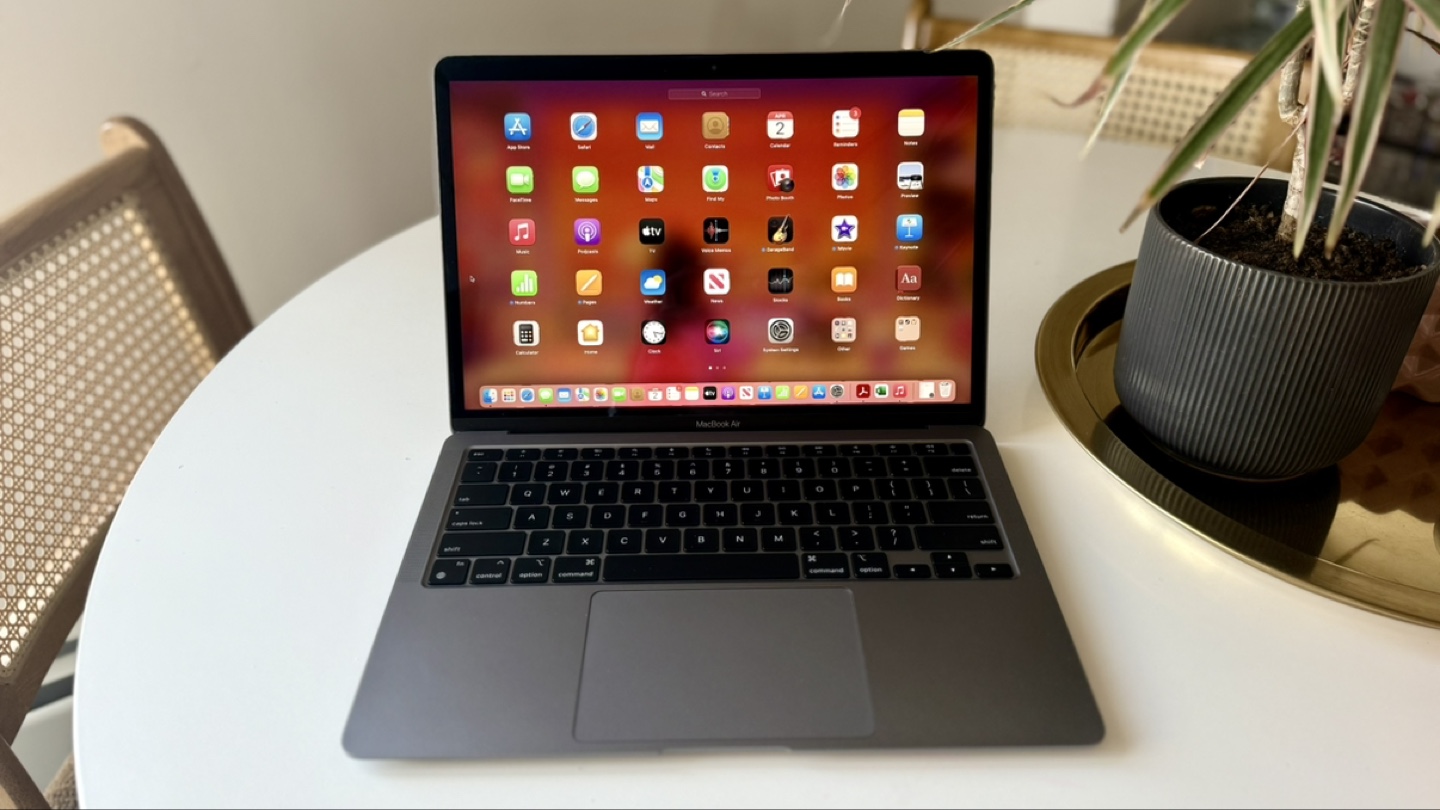 13” MacBook M1 Air (2020) 8GB RAM, 256GB SSD - photo 2