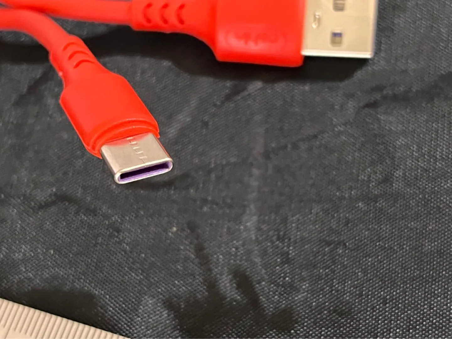 🇨🇦 ✨New✨ USB-C to USB-A Cables - different colours image indicator(3)