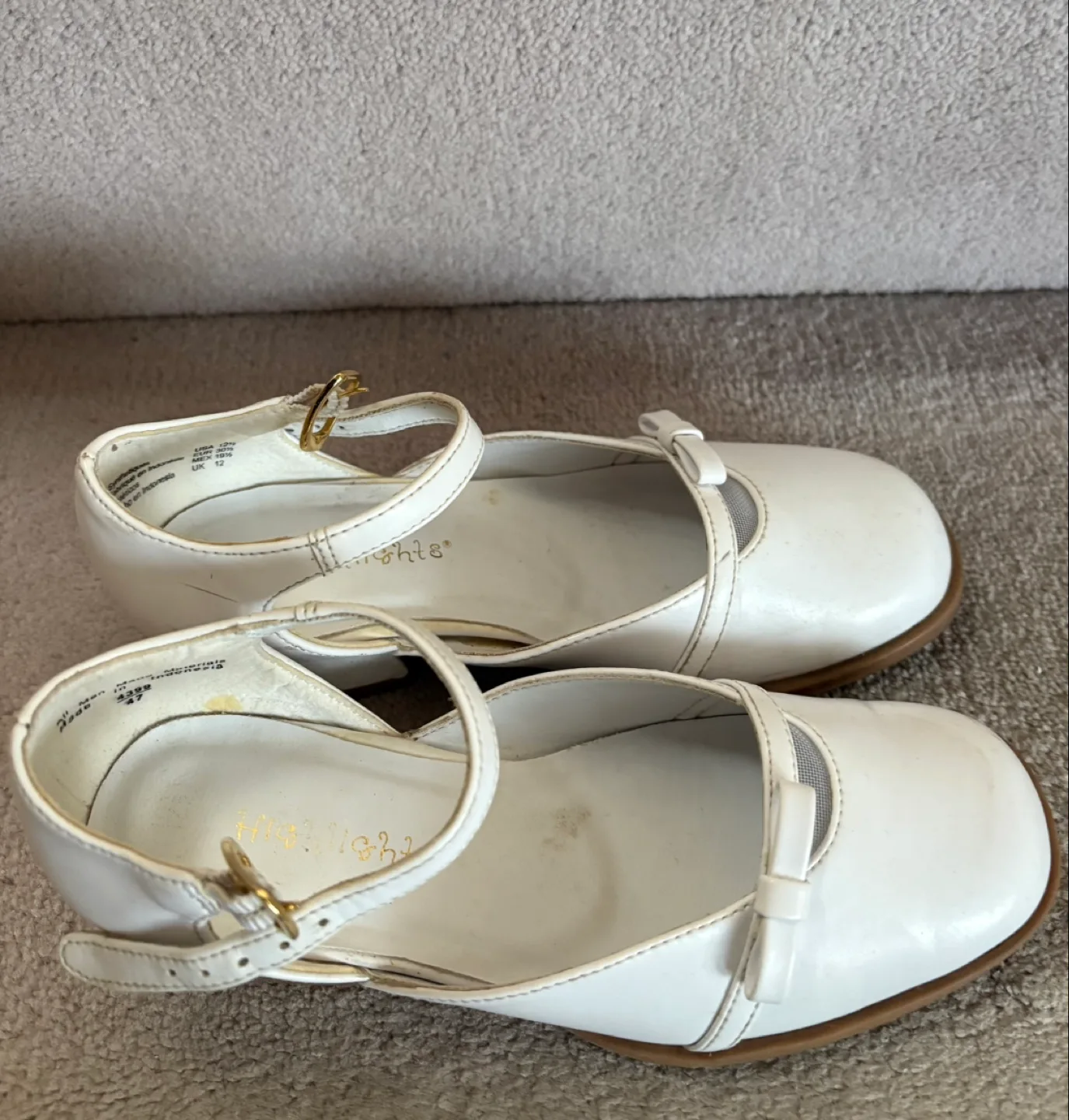 Girls' White Mary Jane shoes - Size 12.5 image indicator(4)