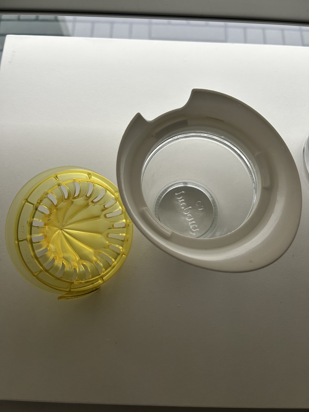 Vintage Glass Citrus Juicer - photo 3