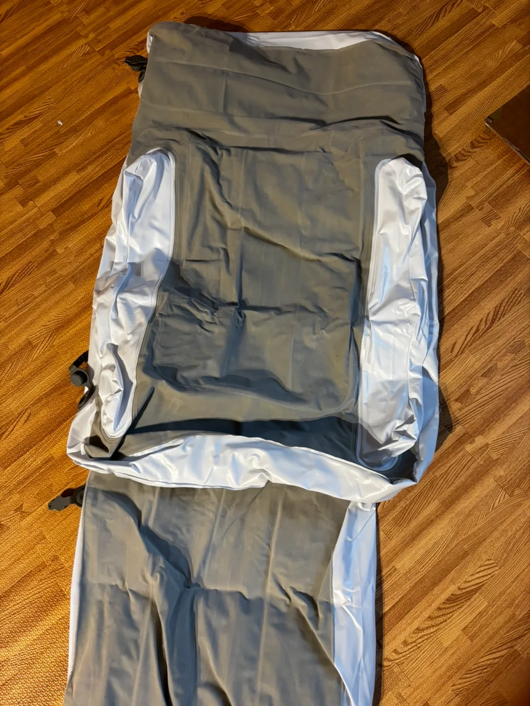 Inflatable Toddler travel Bed for airplane and car image indicator(2)