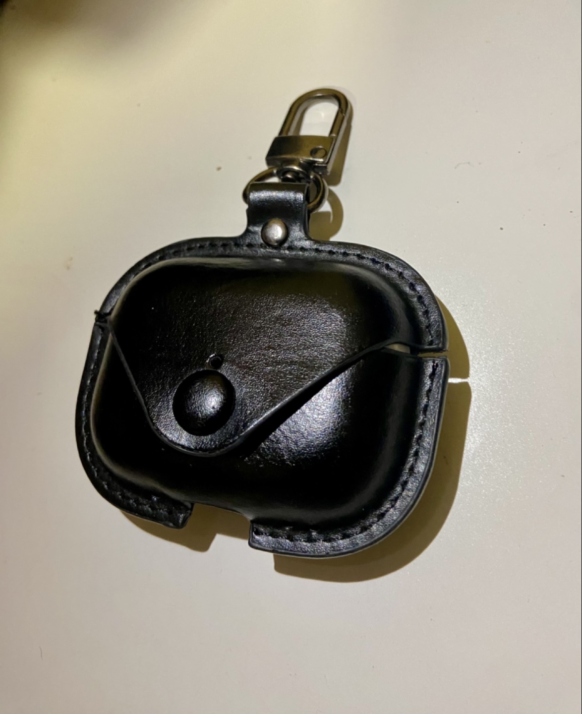 AirPods Leather Pouch with Keychain – Grab This Deal Now! 🔥 - photo 3