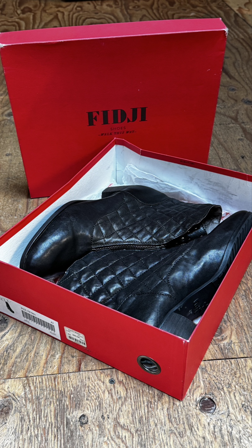 Size 42 uk  Women's Black Leather Quilted Ankle Boots - Size 42