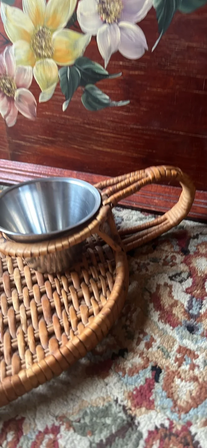 Vintage Wicker Serving Tray with Bowl image indicator(2)