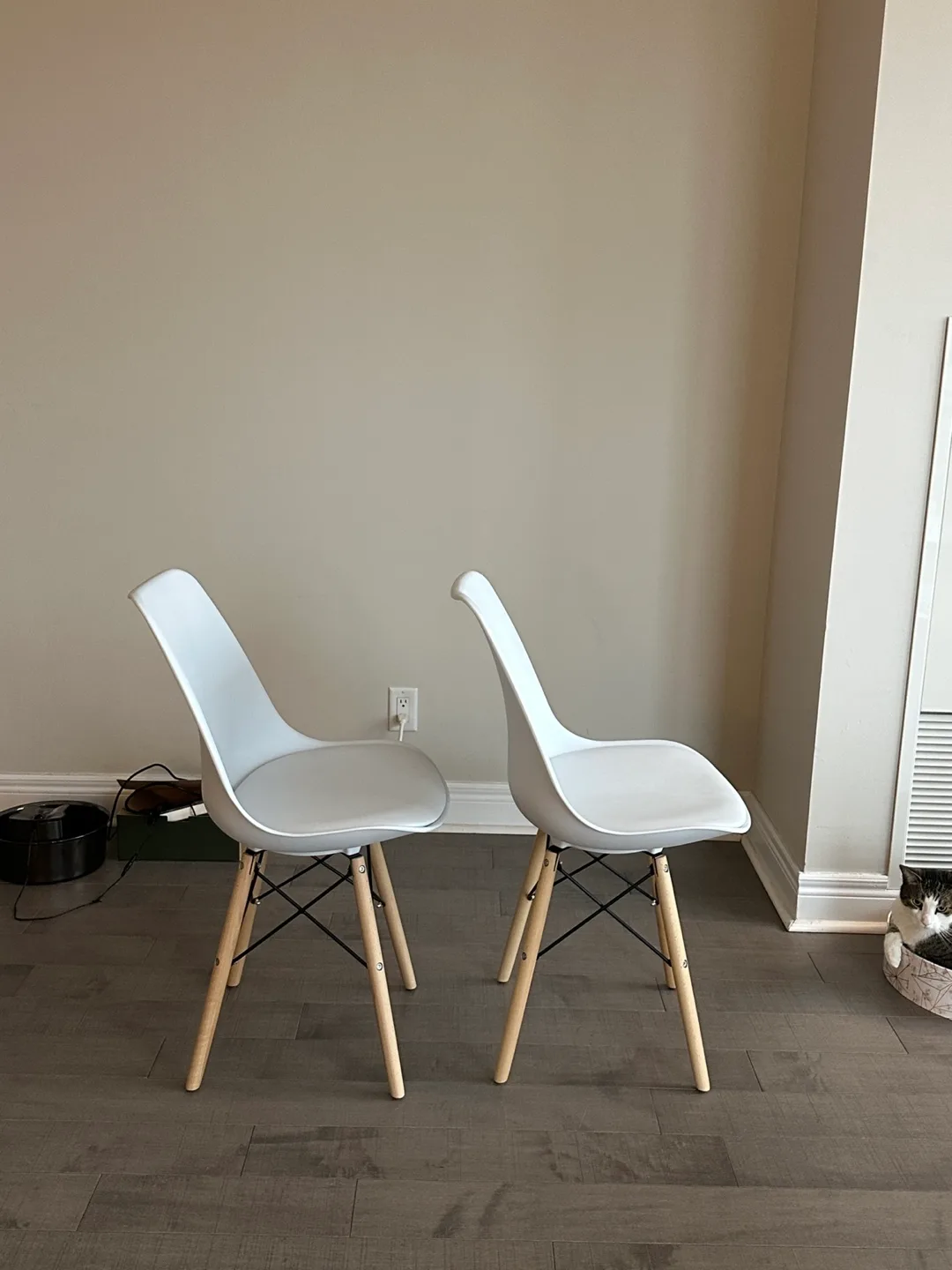 White Dining Chairs image indicator(2)