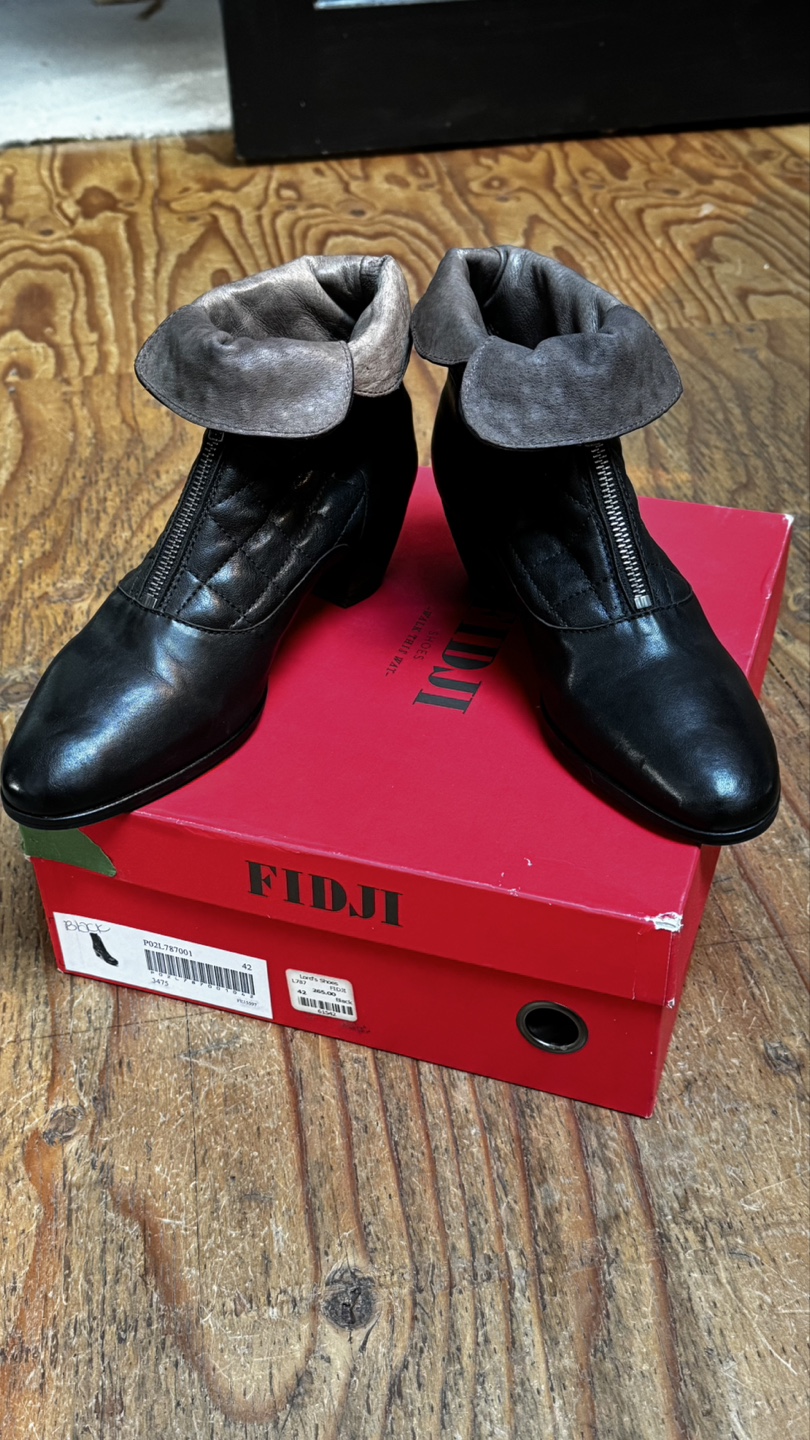 Size 42 uk  Women's Black Leather Quilted Ankle Boots - Size 42 - photo 5