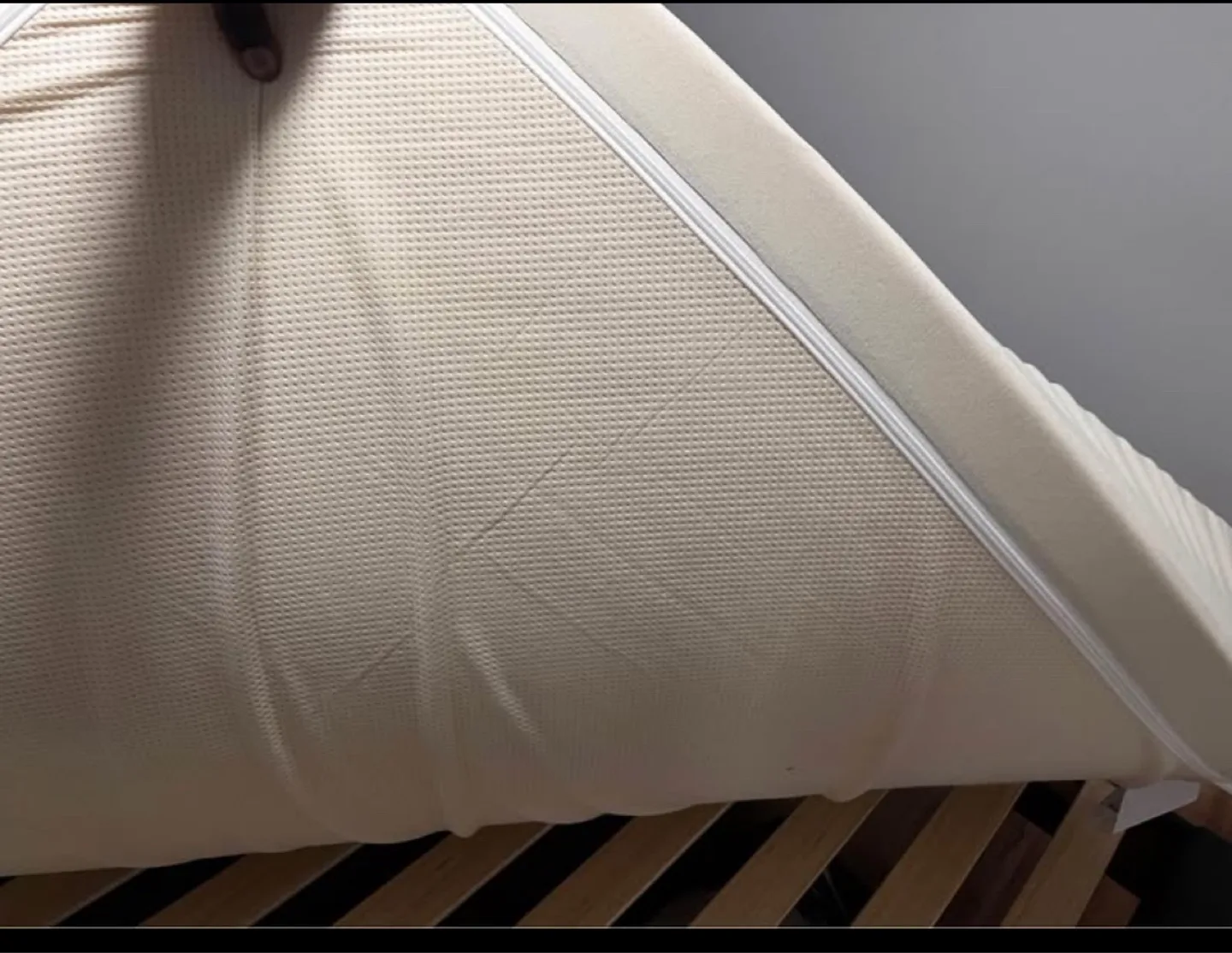 Queen Mattress Topper image indicator(4)