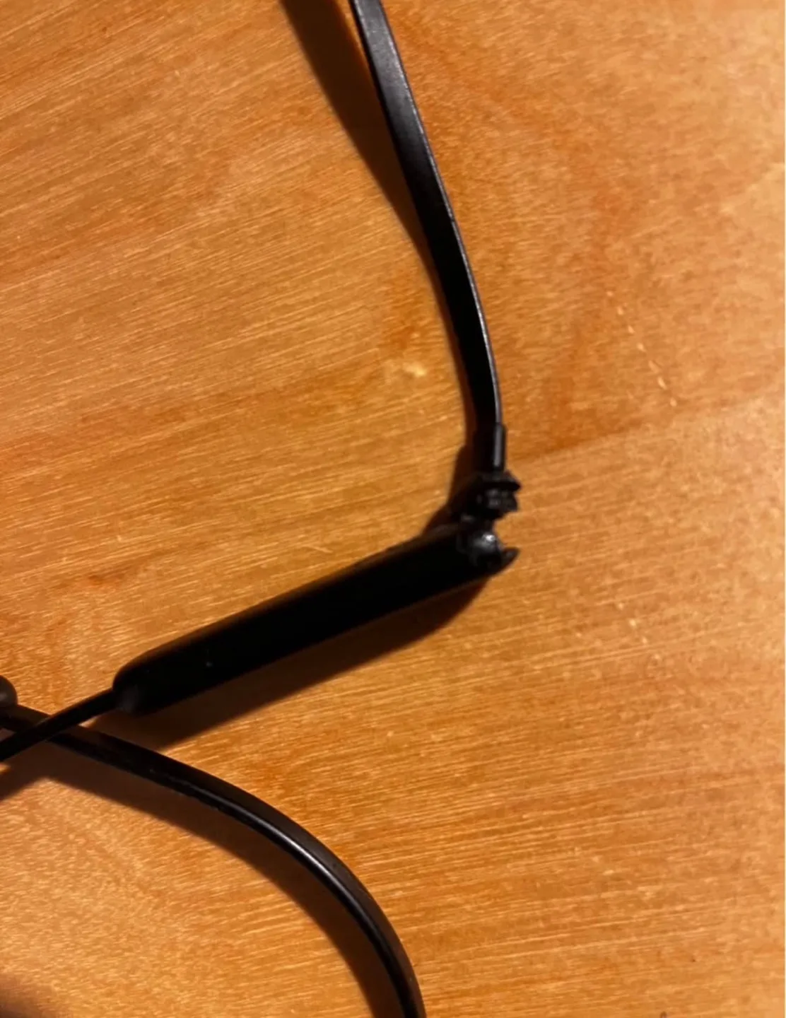 Beats Flex Wireless Earbuds image indicator(4)