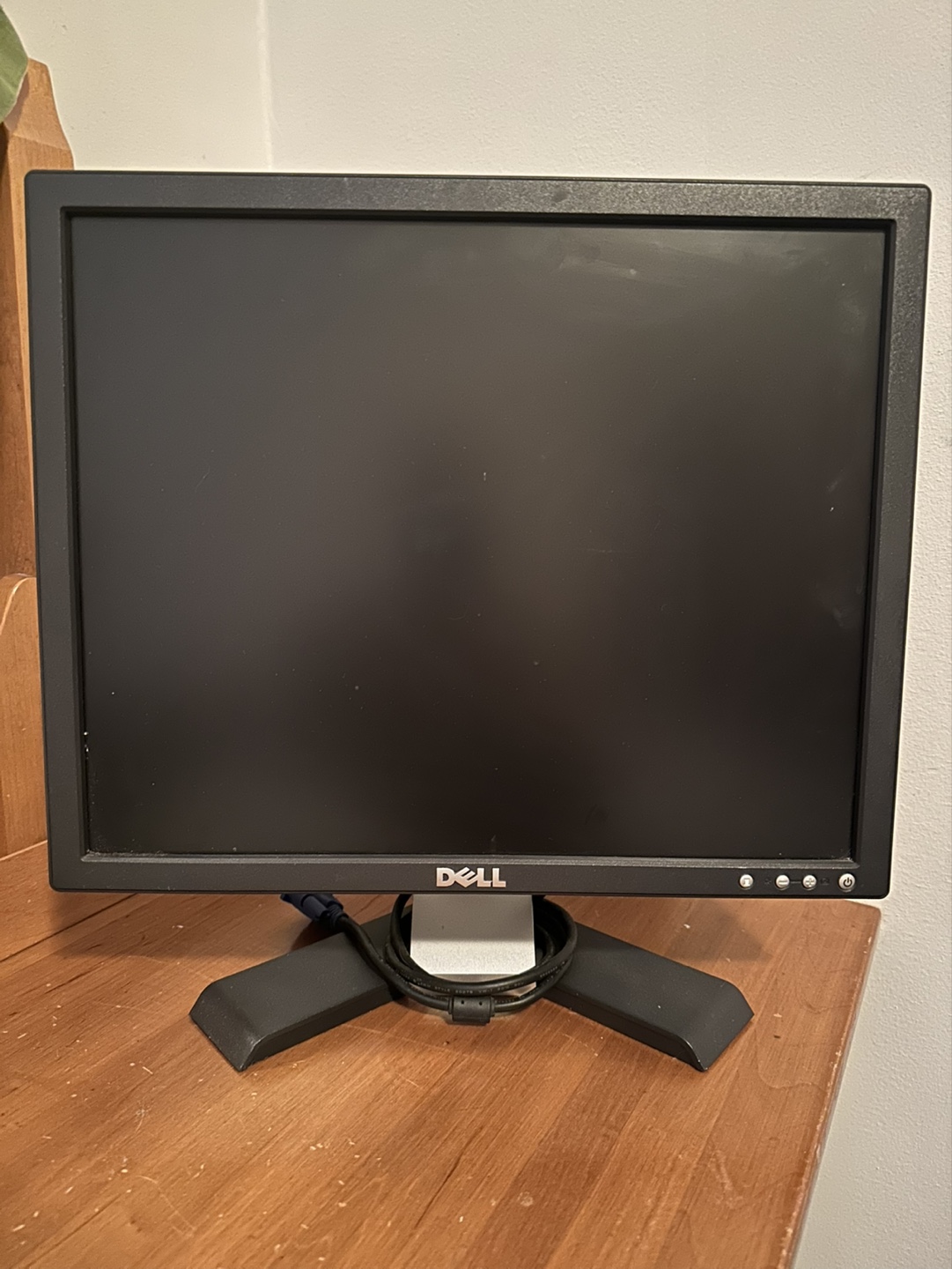 Dell LCD Monitor - 17 inch ( missing power cord )