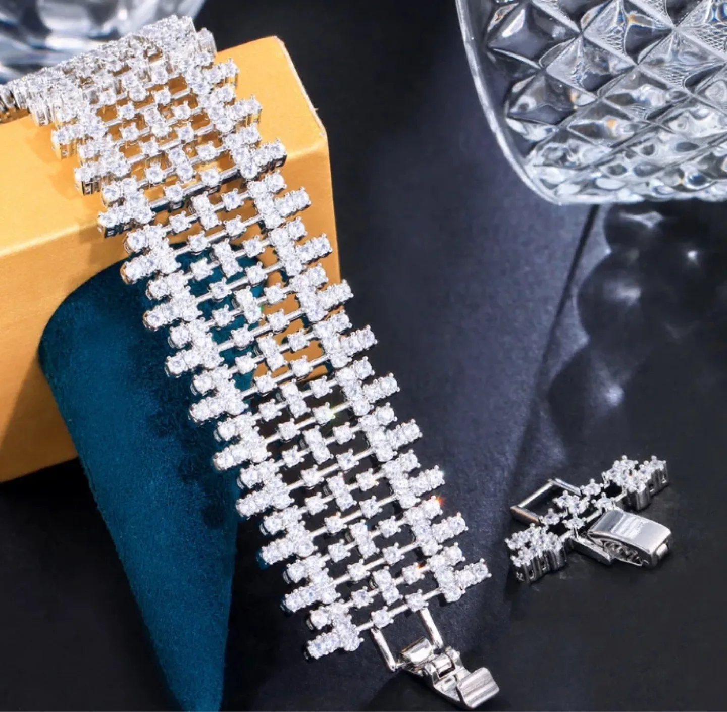 Stunning Silver Cubic Zirconia Bracelet image indicator(7)