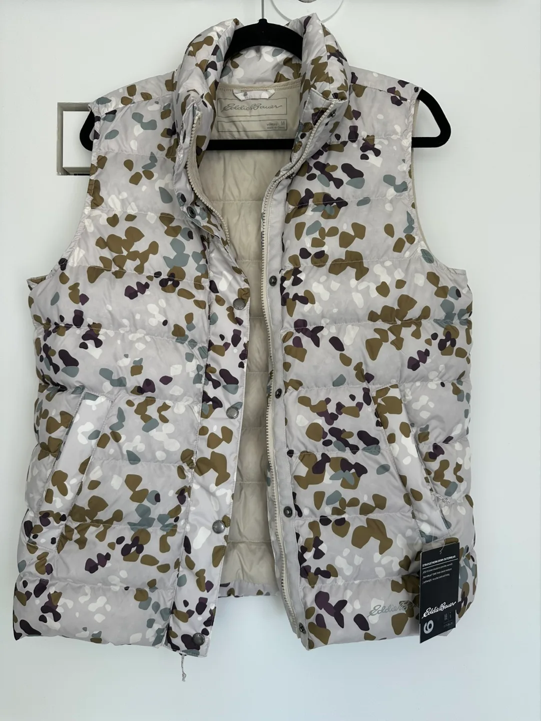 Eddie Bauer Women's Medium Down Vest image indicator(2)