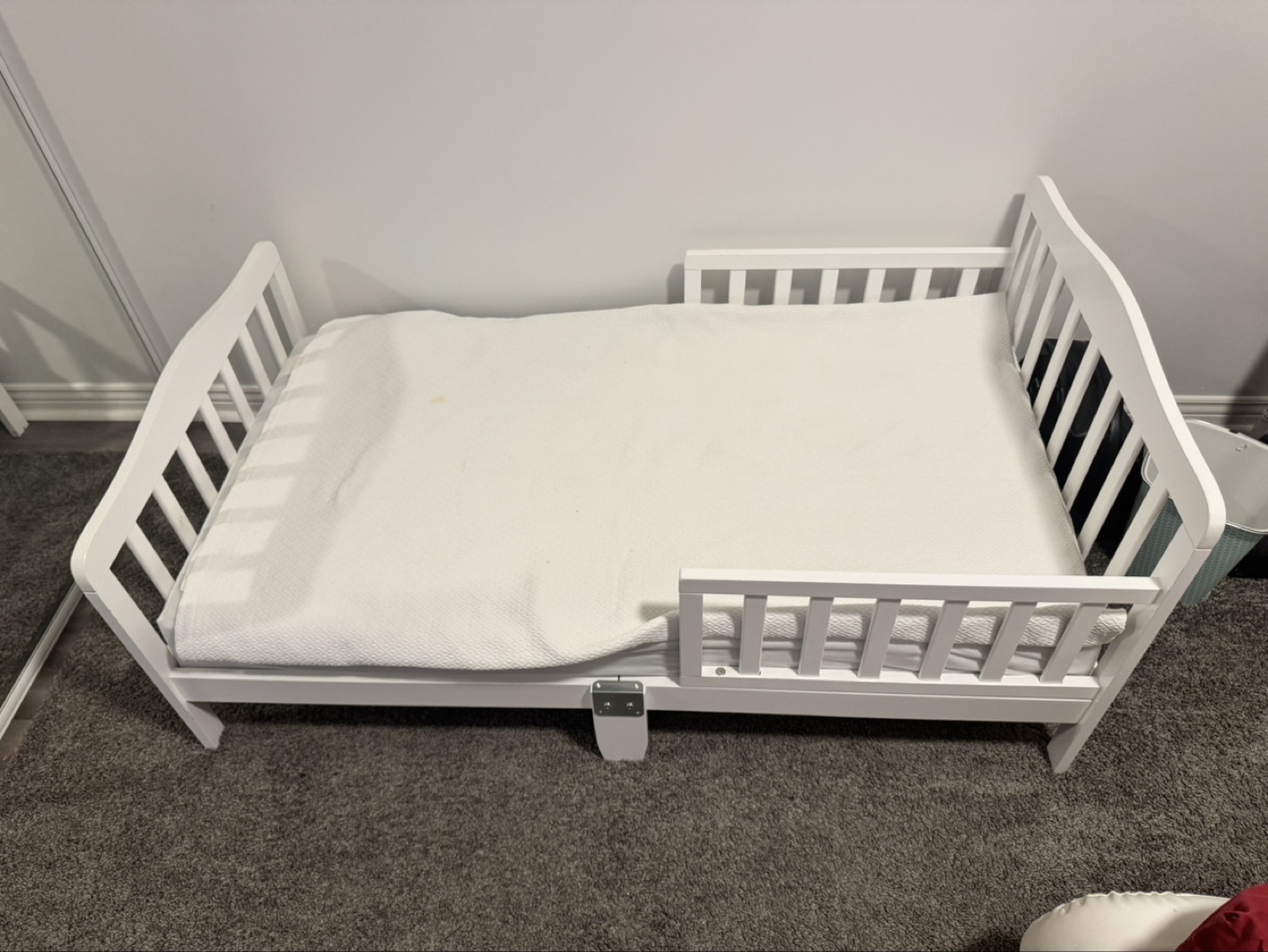 White Toddler Bed with Guardrail - photo 2