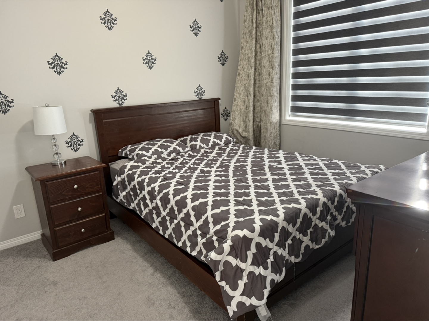 Dark Brown Queen Bedroom Set - photo 3