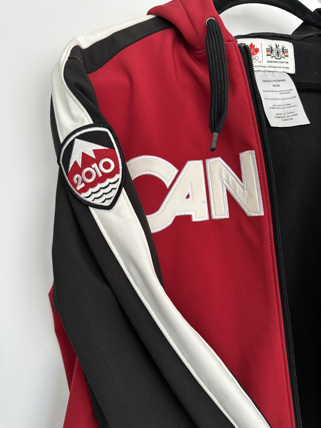 Men’s 2010 Vancouver Olympics Canada Hoodie Jacket - Med - photo 3