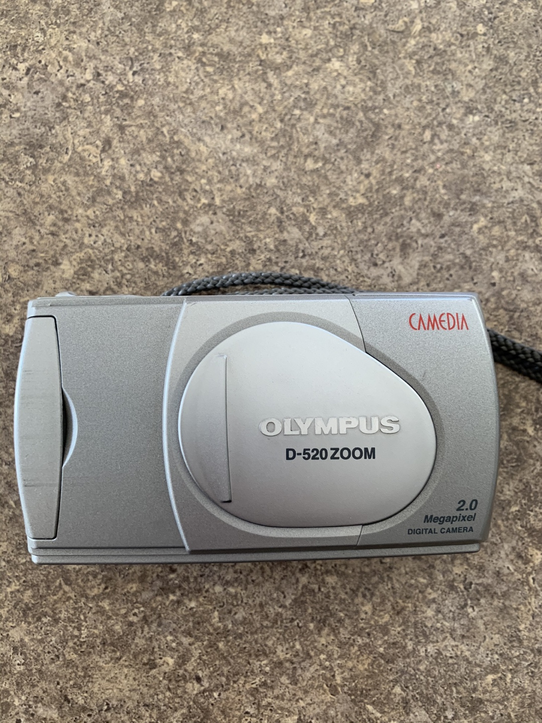 Olympus D-520 Digital Camera - photo 3