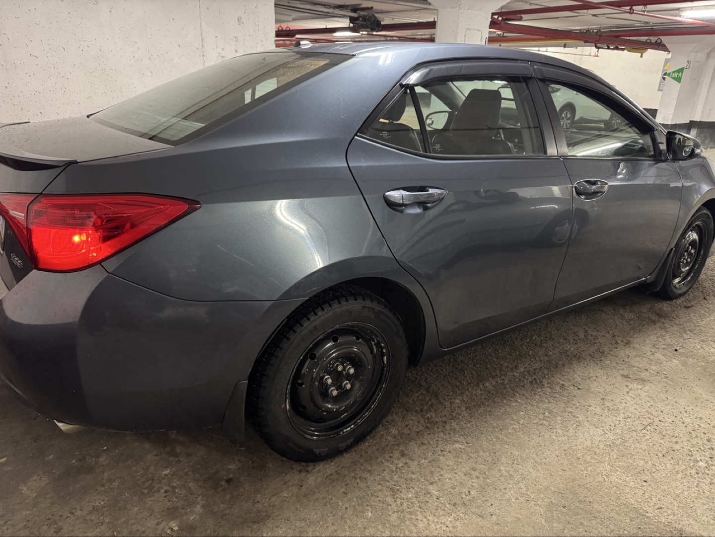 2017 Toyota Corolla XSE - Great Condition - photo 3