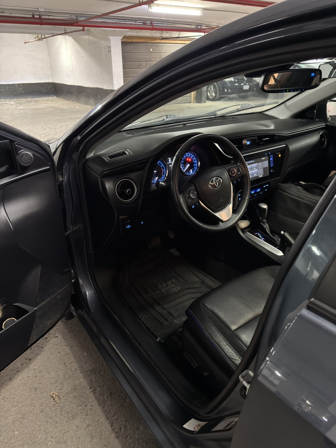 2017 Toyota Corolla XSE - Great Condition - photo 5