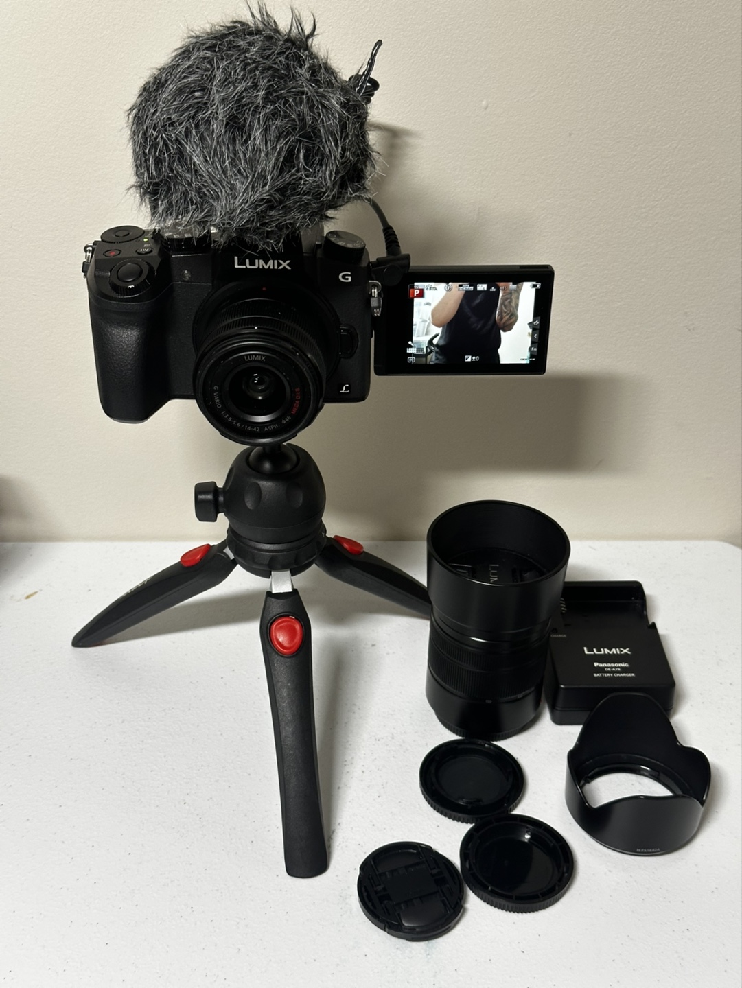 Panasonic Lumix G7 4K Camera Kit with Lenses & Accessories - photo 4