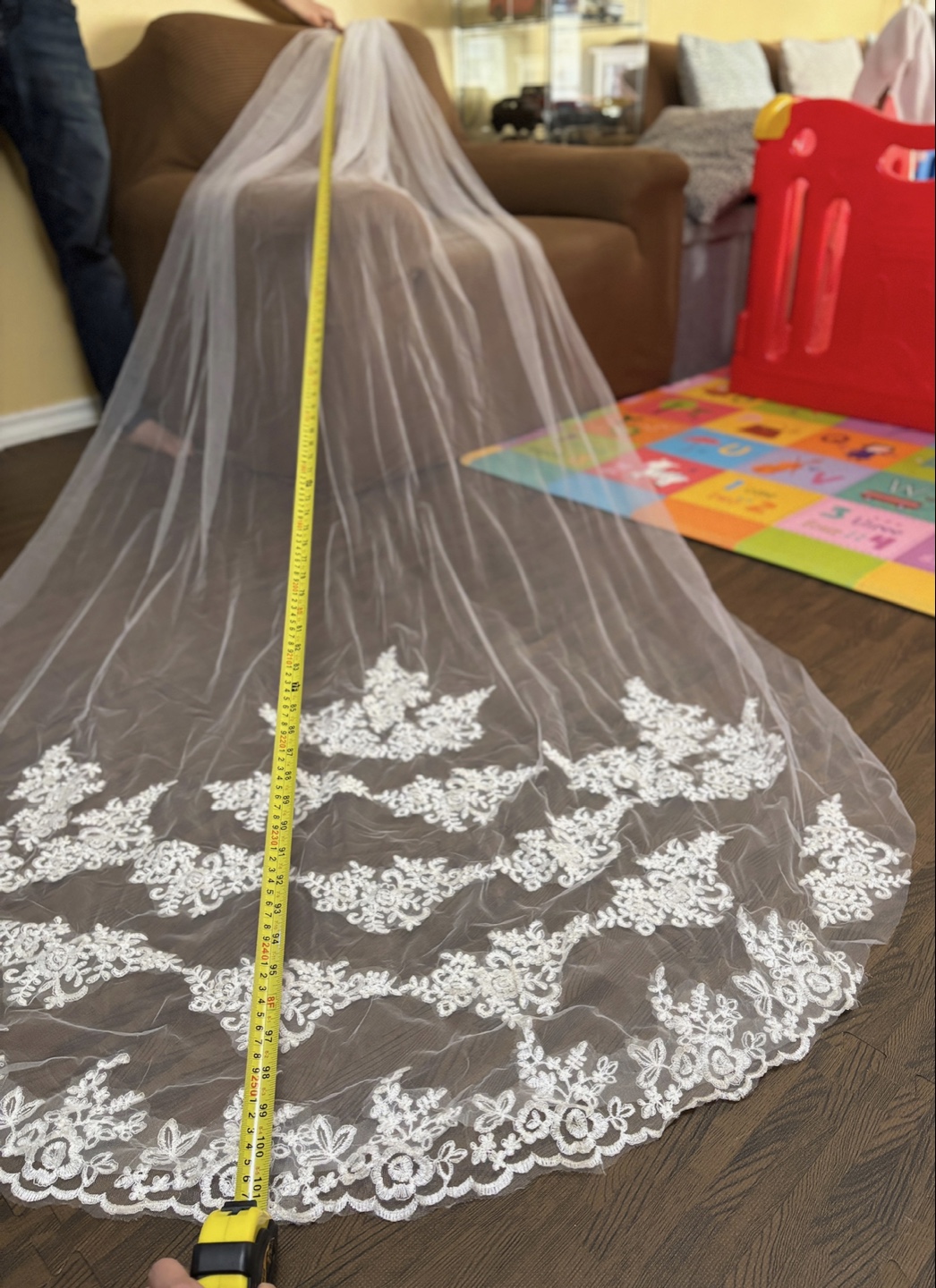 Stunning Floor Length Wedding Veil with Lace Appliqués