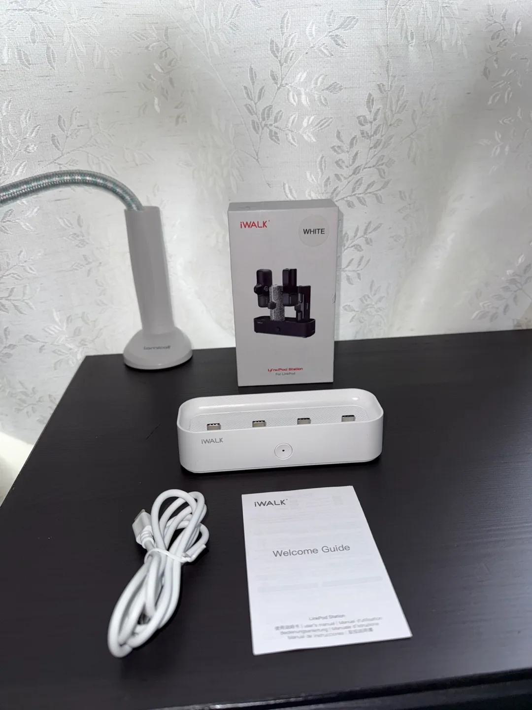 iWALK LinkPod Station - White Wireless Charging Station