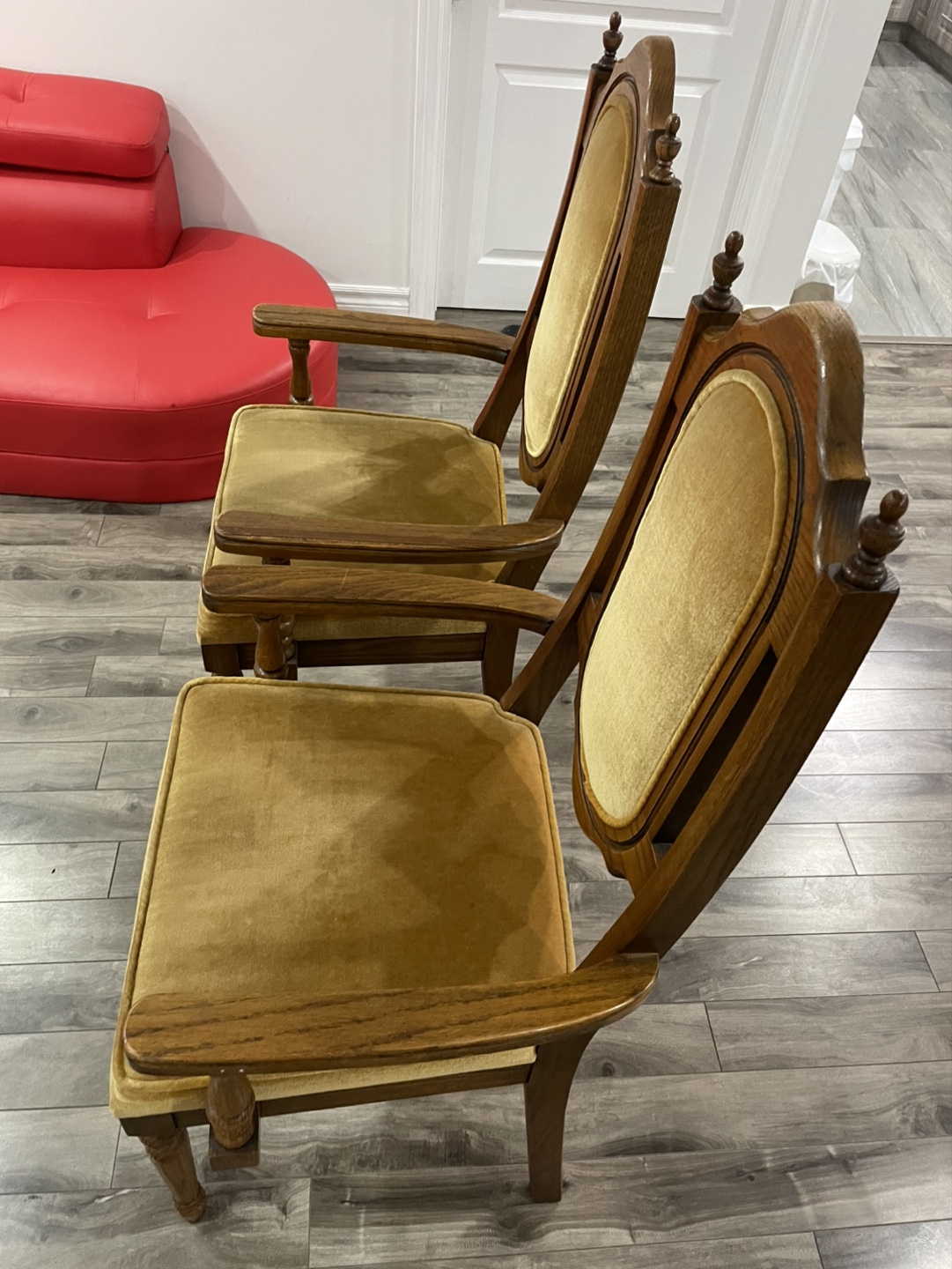 Pair of Vintage Wooden Armchairs with Gold Velvet Upholstery - photo 2