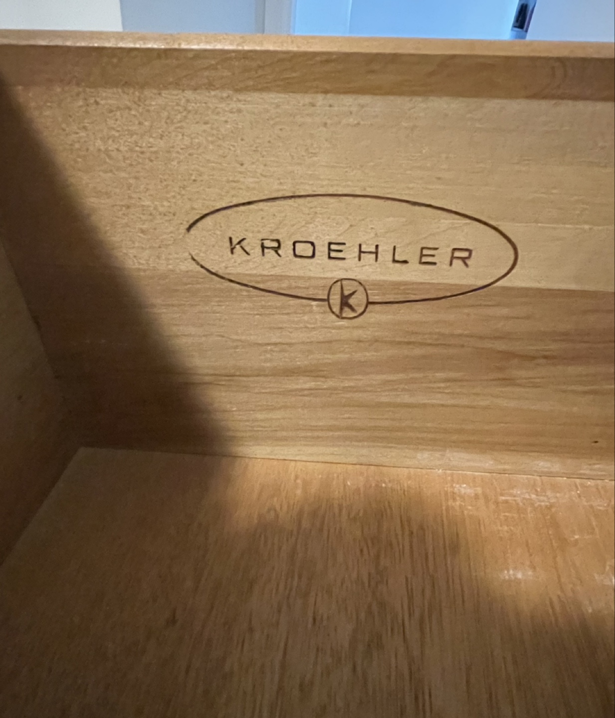 FREE Vintage Kroehler White Dresser with mirror - photo 5