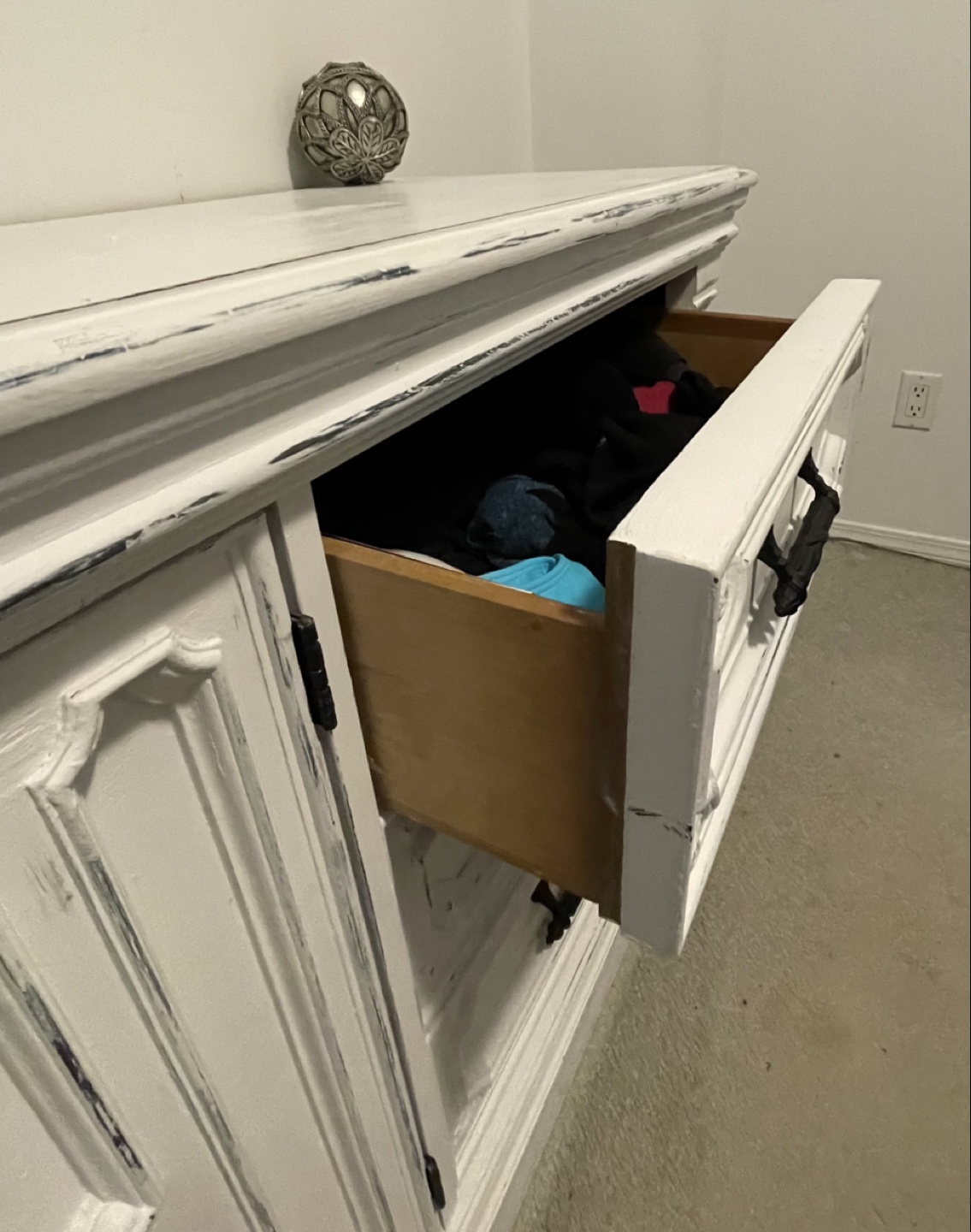 FREE Vintage Kroehler White Dresser with mirror - photo 4