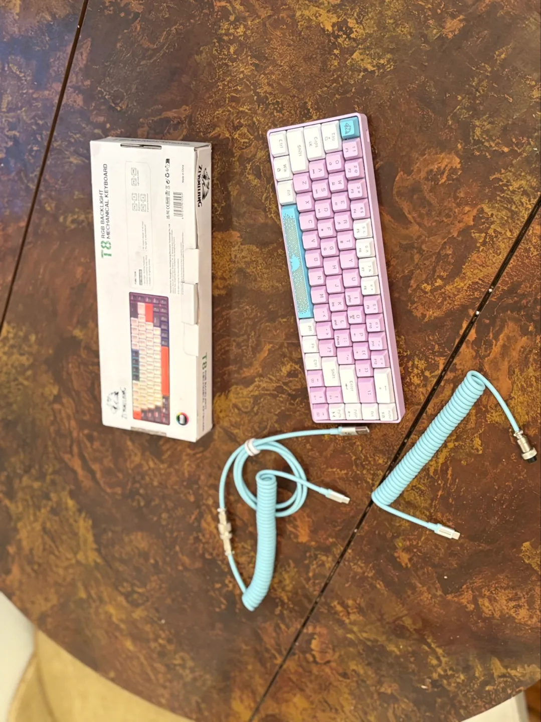 61-Key RGB Mechanical Keyboard with Two Detachable Cables image indicator(2)