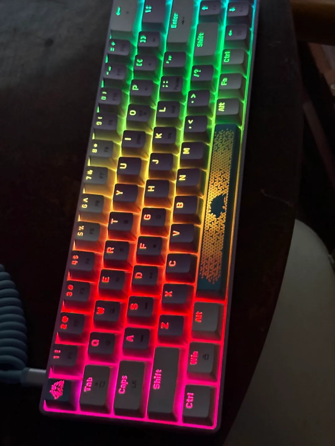 61-Key RGB Mechanical Keyboard with Two Detachable Cables image indicator(8)