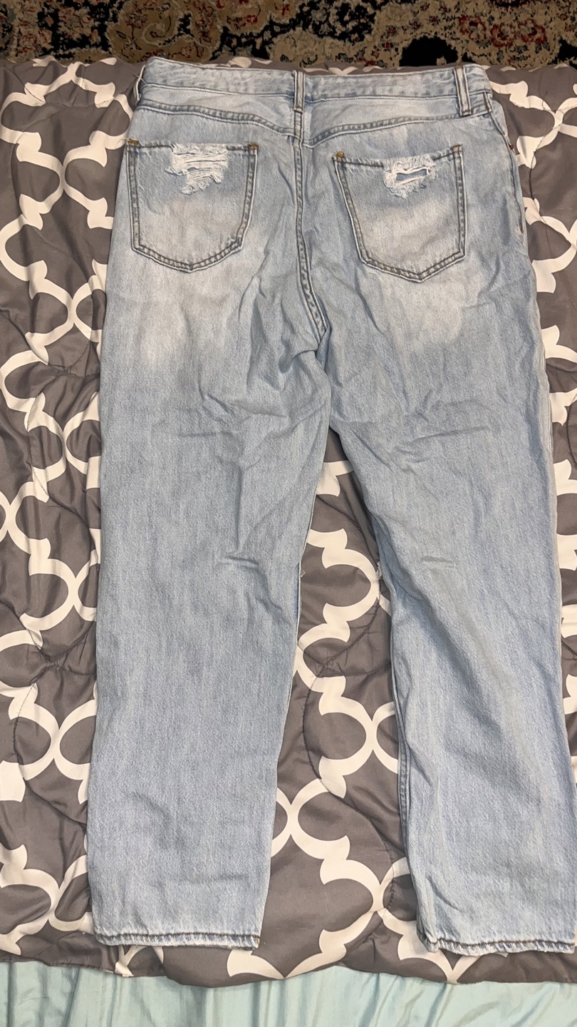 American Eagle Mom Jeans, Light Wash - photo 2