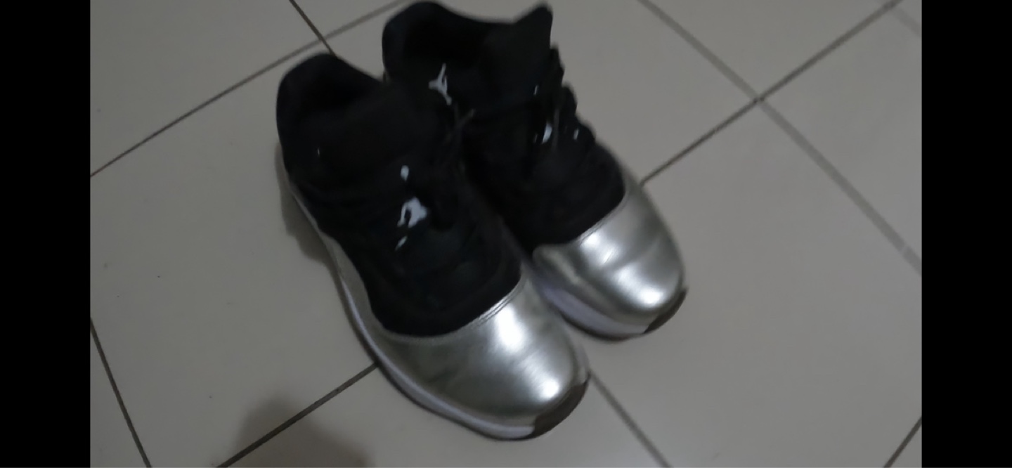 Air Jordan 11 CMFT Low Shoes