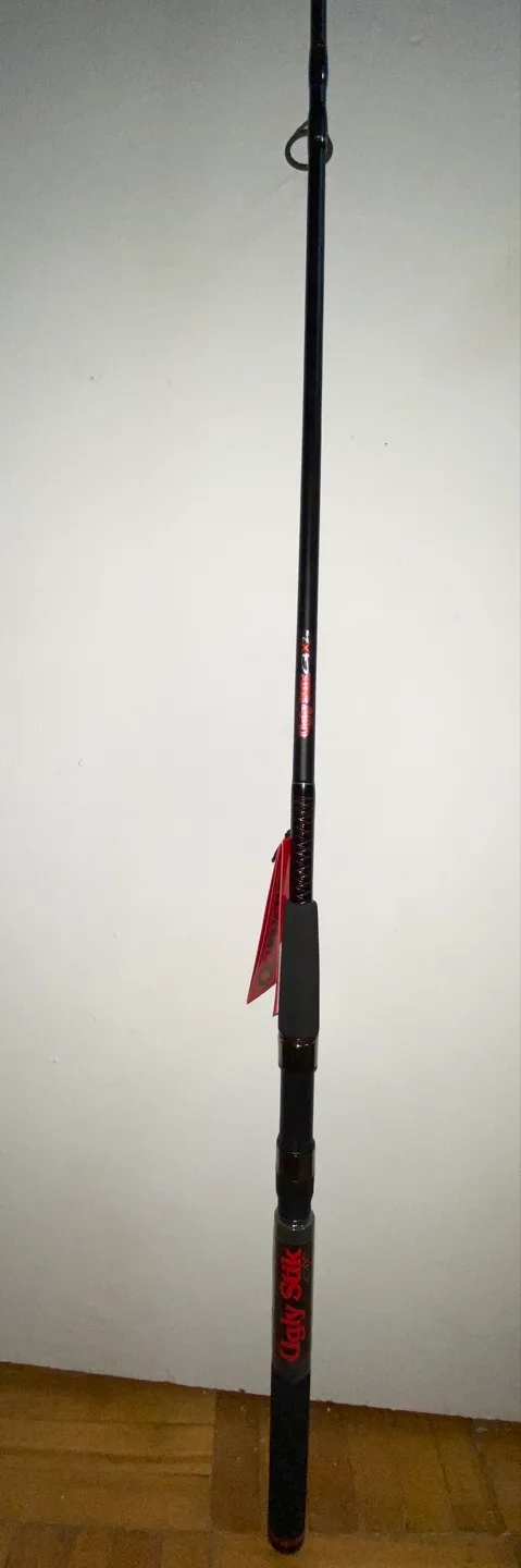 Ugly Stik GX2 spinning rod 7’0 ft thumbnail