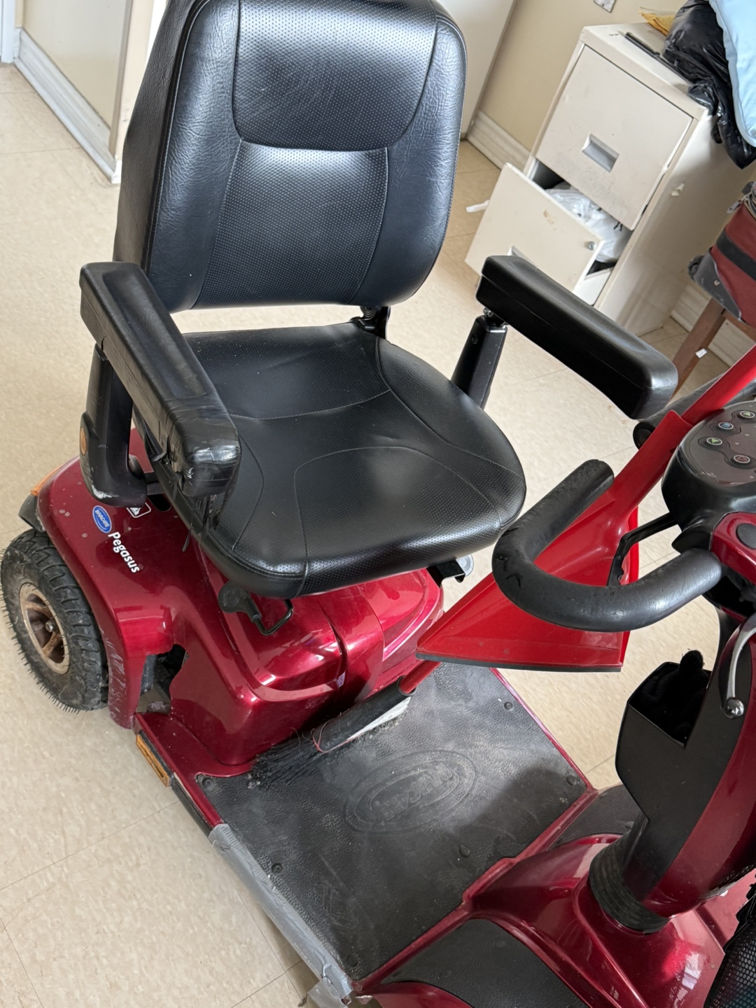 Medical mobility scooter. - photo 3
