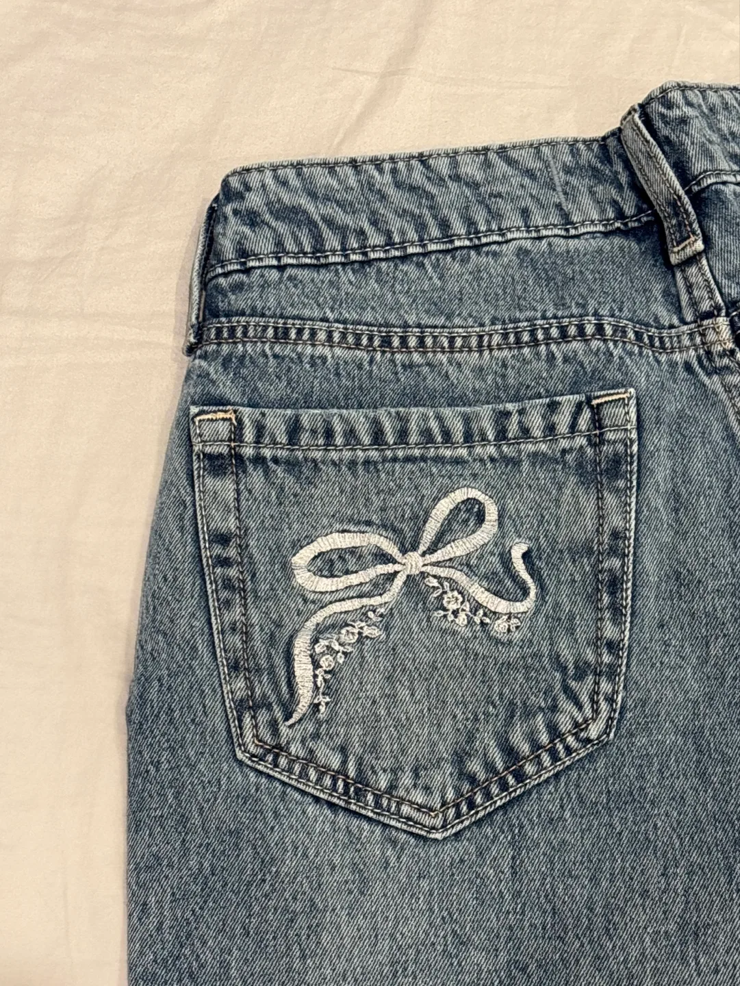 Hollister Low-Rise Baggy Jeans thumbnail