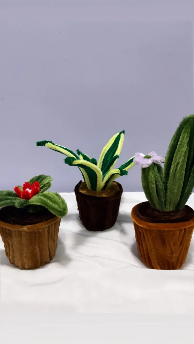 Handmade Pipe Cleaner Flower Arrangements image indicator(4)