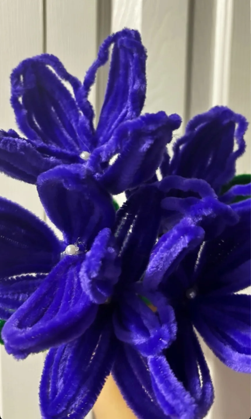 Handmade Pipe Cleaner Flower Arrangements image indicator(8)