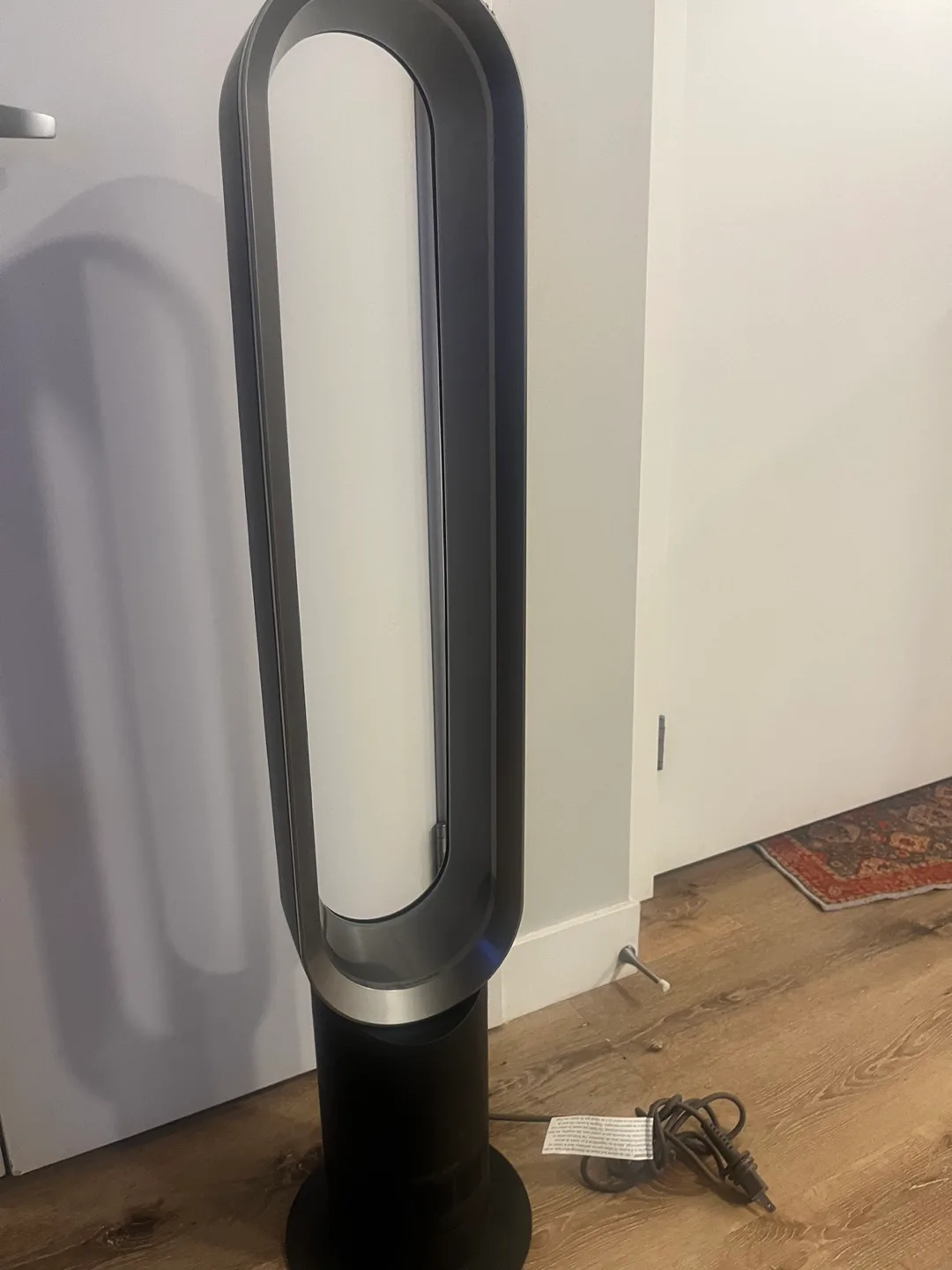 Dyson AM07 Tower Fan - Silver image indicator(2)